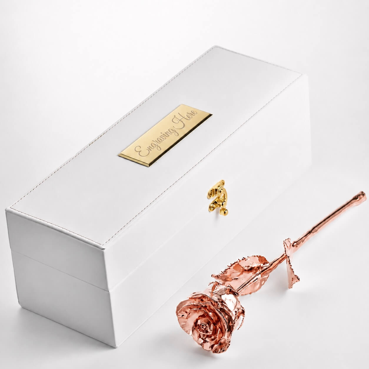 Caja de regalo de cuero vegano blanco escarchado grabado - Rosa de 7″
