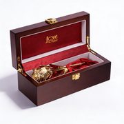 कस्टम उत्कीर्ण लकड़ी का बक्सा - 24K गोल्ड डिप्ड रोज़ 7"